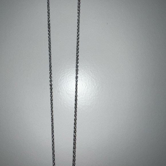 Cute Silver Necklace 🩶 - Picture 6 of 9